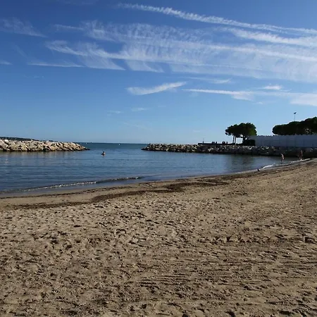 Beau T2 A 200m De La Et Proches Toutes Commodites Apartment