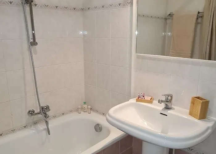 Beau T2 A 200m De La Et Proches Toutes Commodites Apartment Antibes